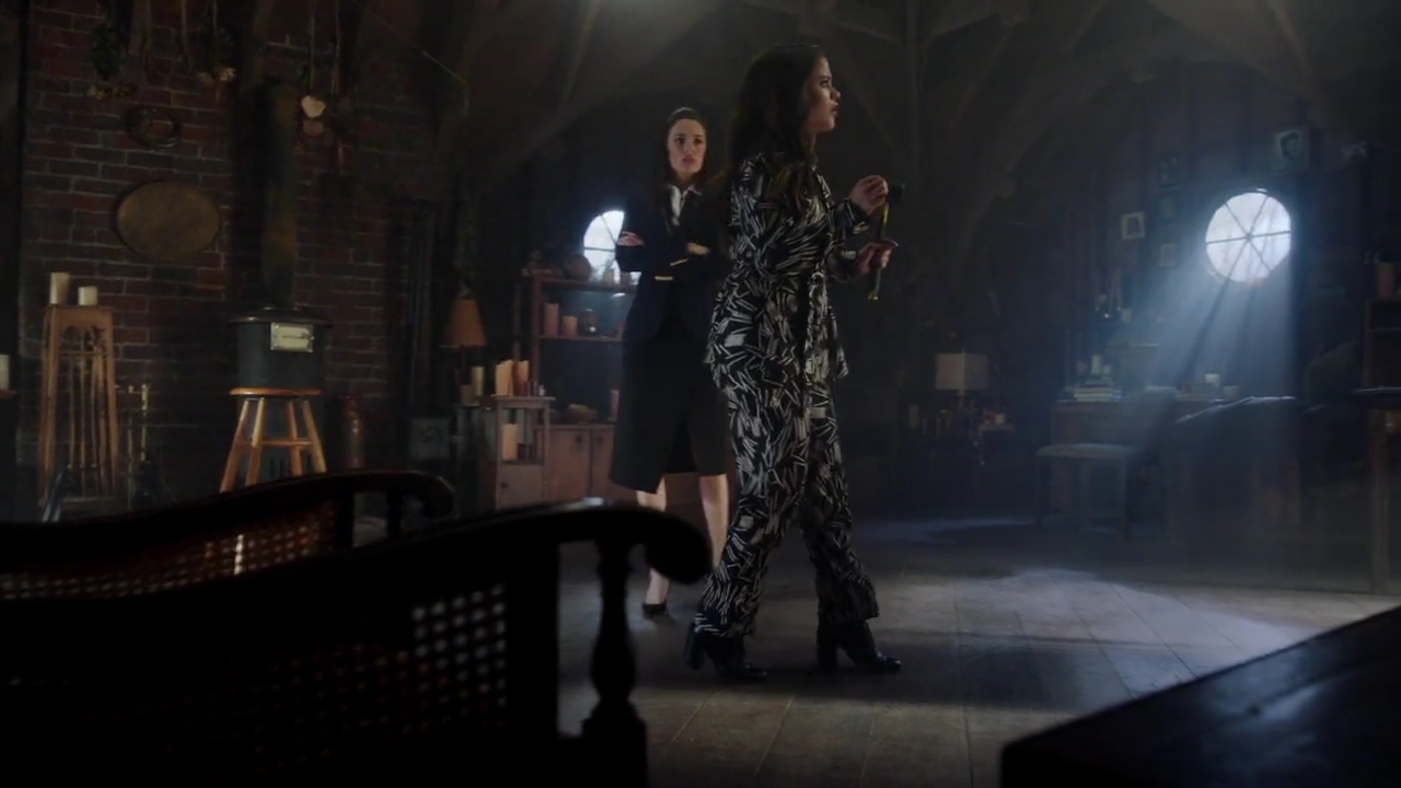 Charmed-Online-dot-nl_Charmed-1x18TheReplacement00823.jpg