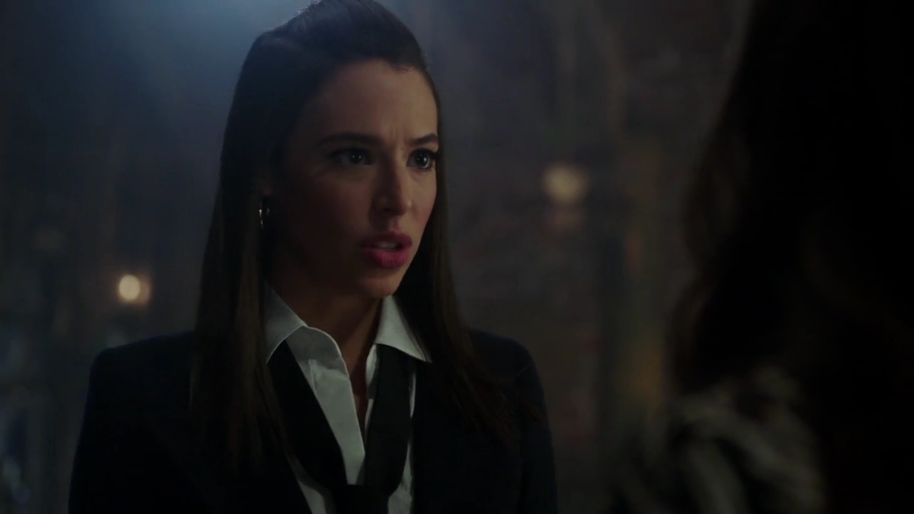 Charmed-Online-dot-nl_Charmed-1x18TheReplacement00854.jpg