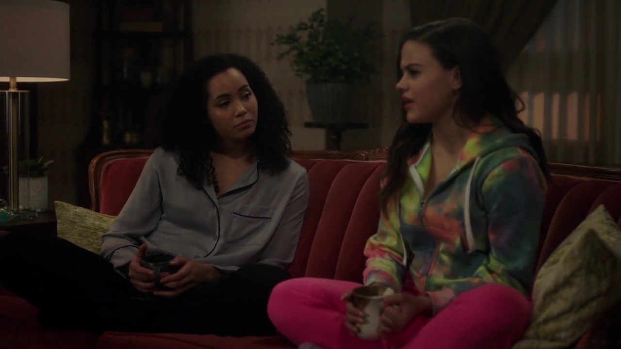 Charmed-Online-dot-nl_Charmed-1x18TheReplacement01004.jpg