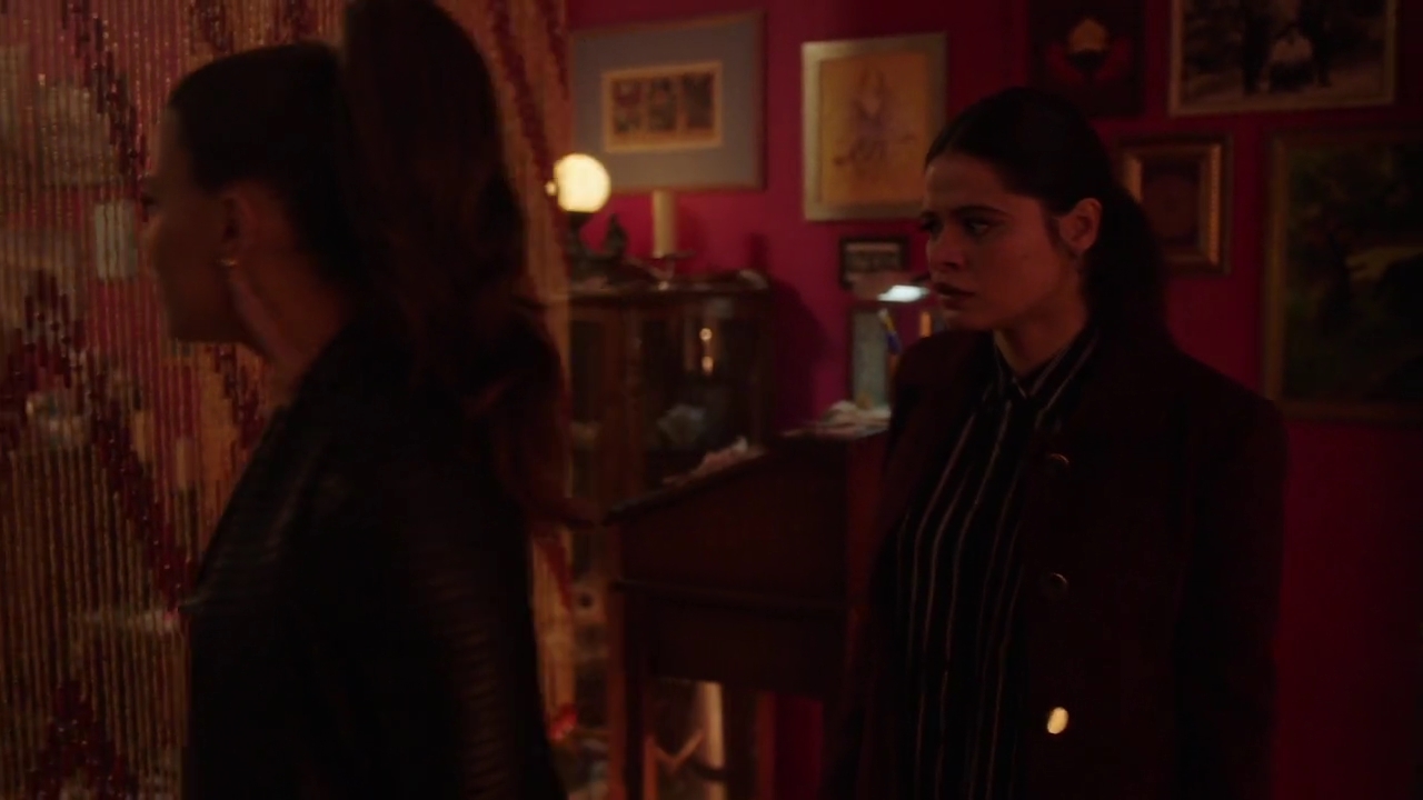 Charmed-Online-dot-nl_Charmed-1x18TheReplacement01283.jpg