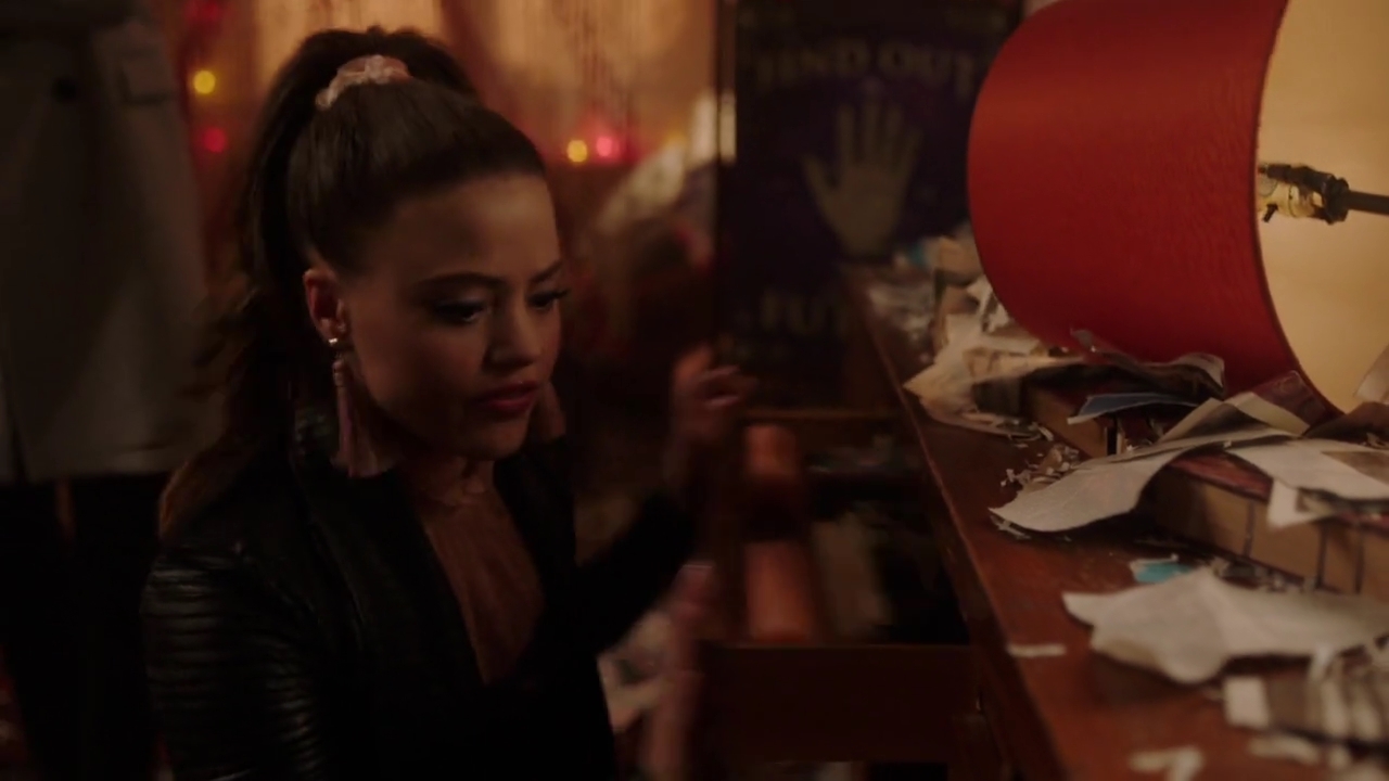 Charmed-Online-dot-nl_Charmed-1x18TheReplacement01447.jpg