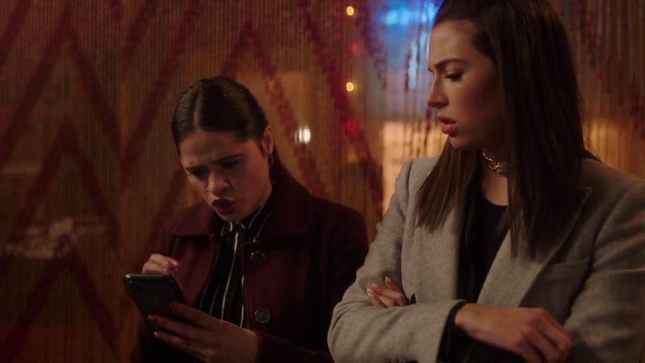 Charmed-Online-dot-nl_Charmed-1x18TheReplacement01458.jpg