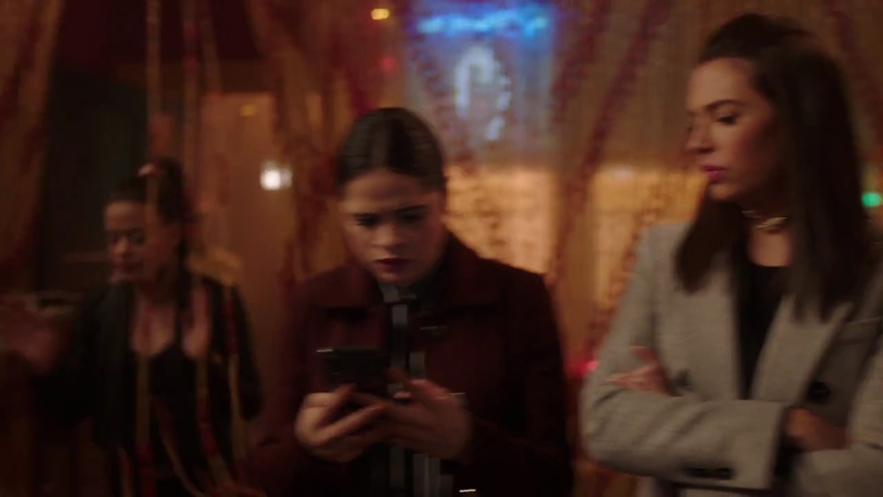 Charmed-Online-dot-nl_Charmed-1x18TheReplacement01460.jpg