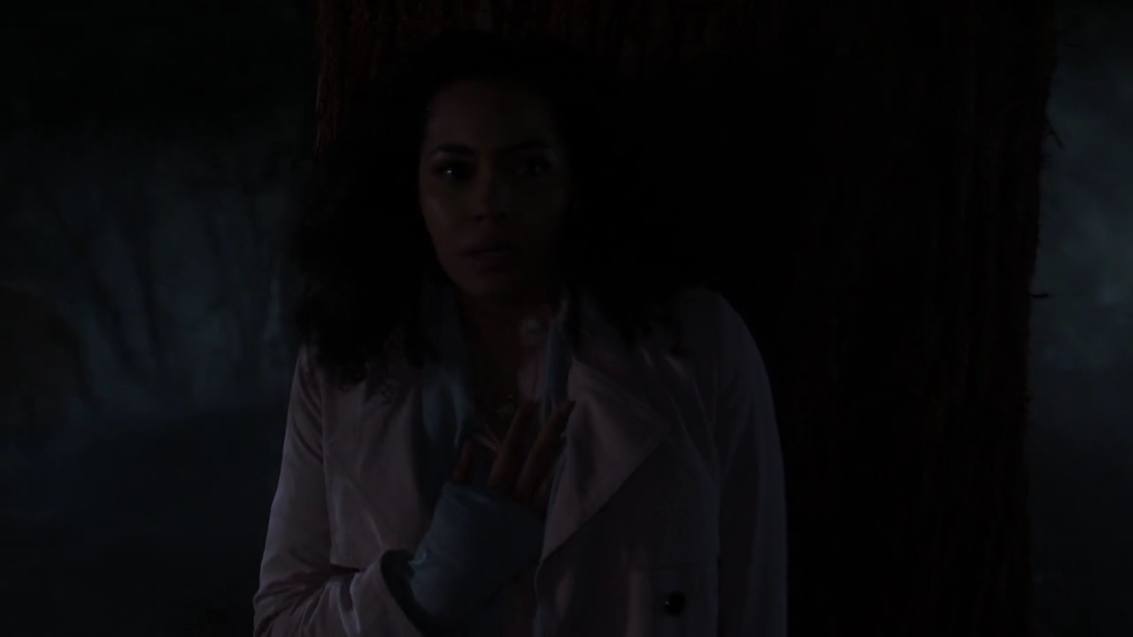 Charmed-Online-dot-nl_Charmed-1x18TheReplacement01529.jpg