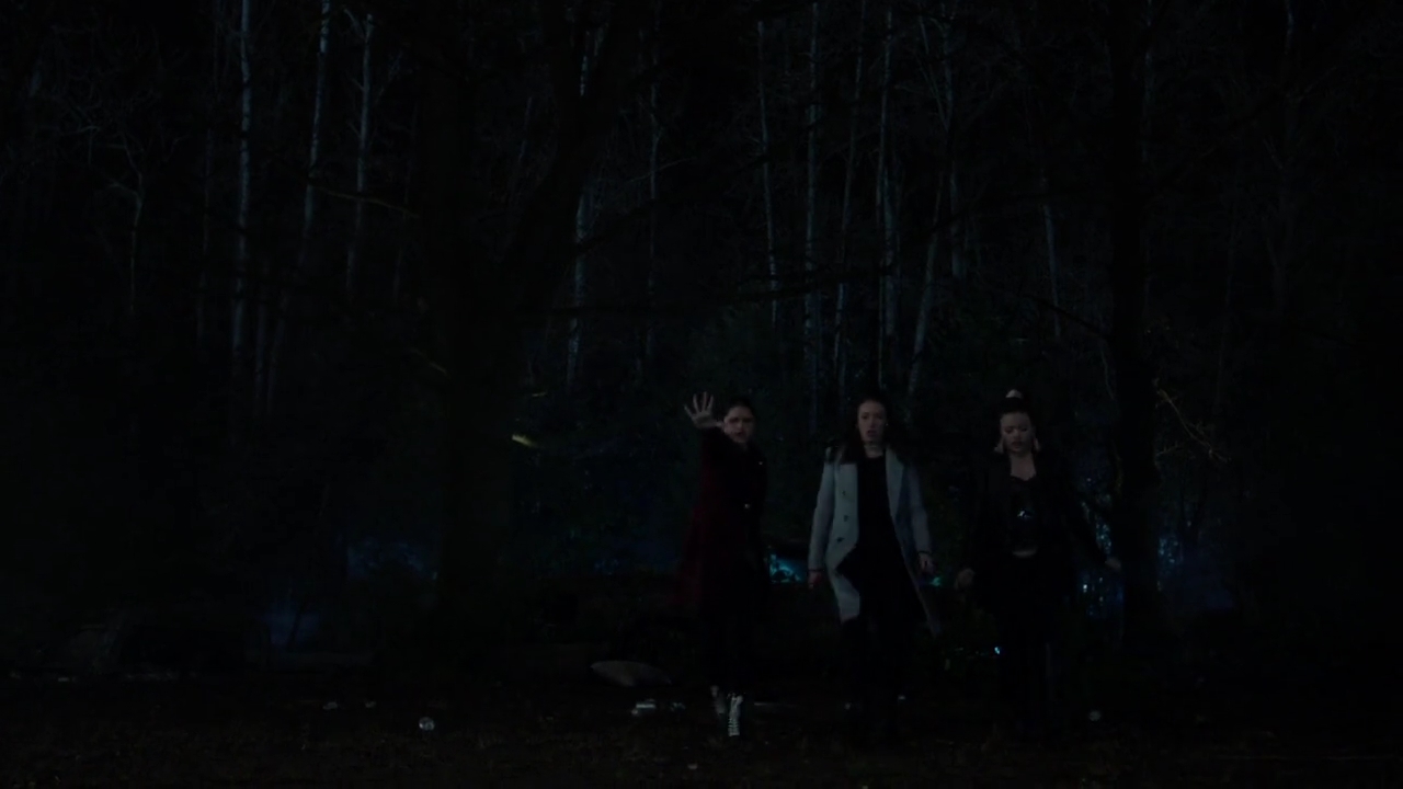 Charmed-Online-dot-nl_Charmed-1x18TheReplacement01559.jpg