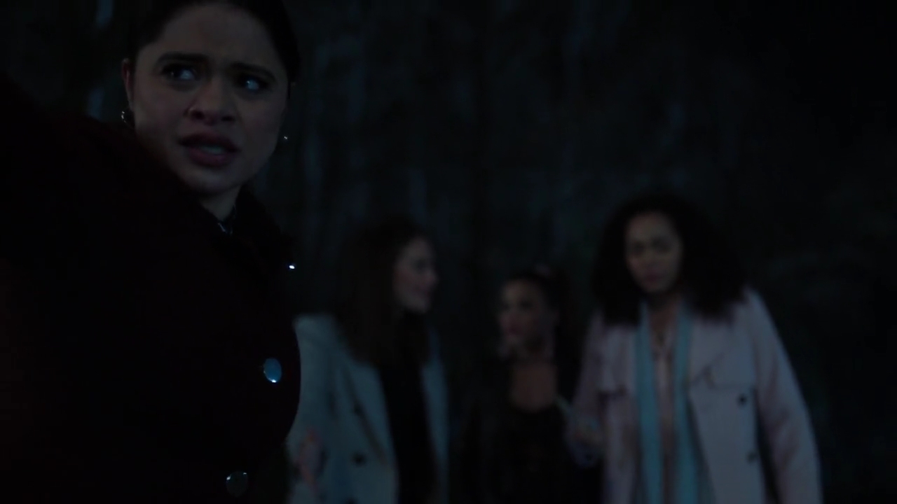 Charmed-Online-dot-nl_Charmed-1x18TheReplacement01583.jpg