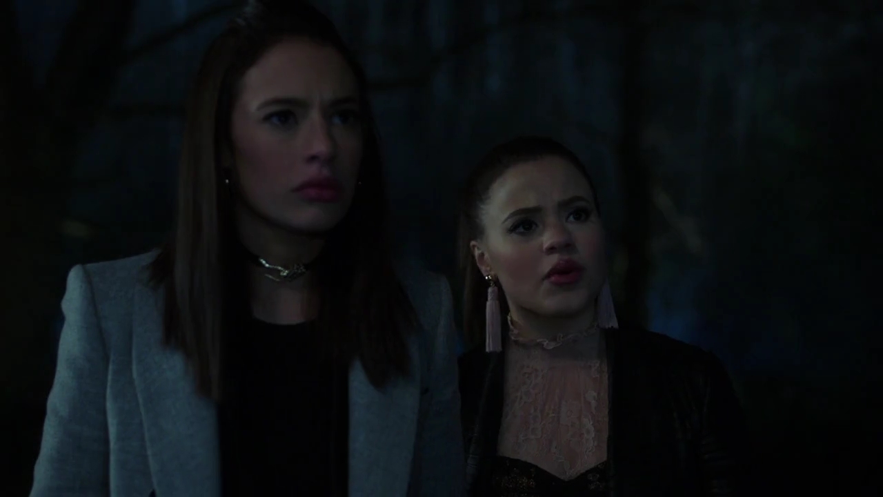 Charmed-Online-dot-nl_Charmed-1x18TheReplacement01594.jpg