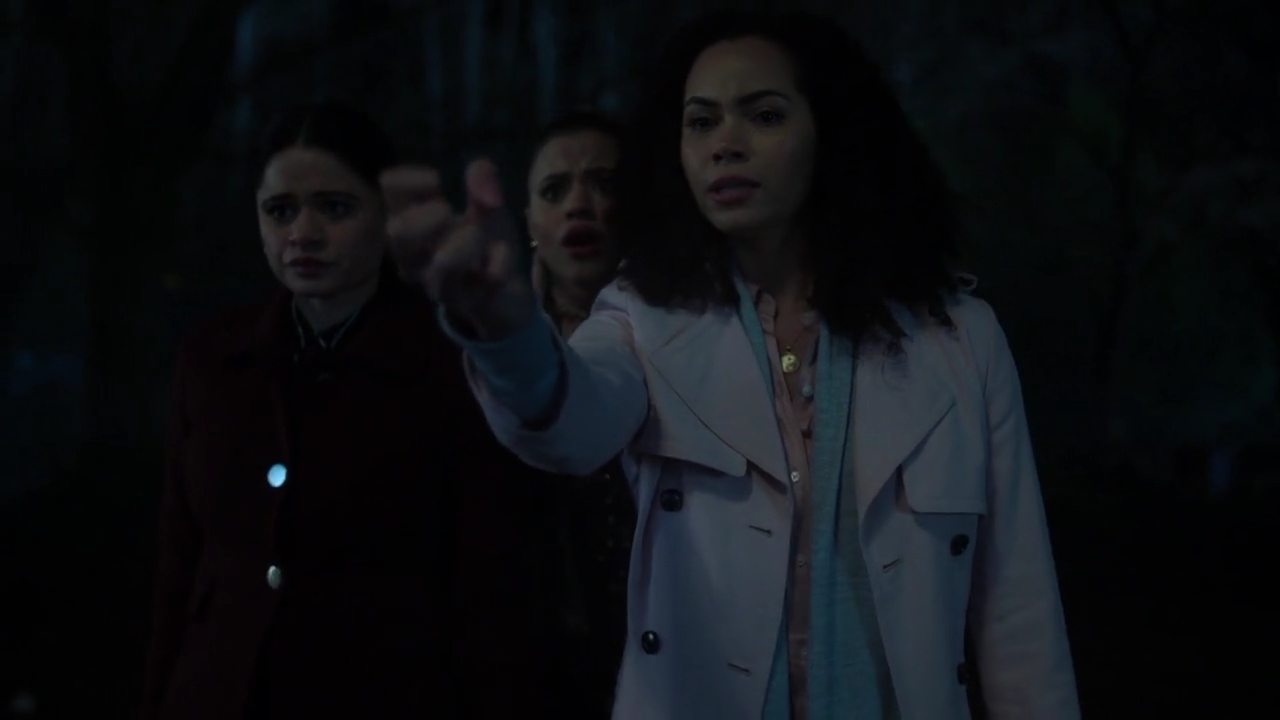 Charmed-Online-dot-nl_Charmed-1x18TheReplacement01638.jpg