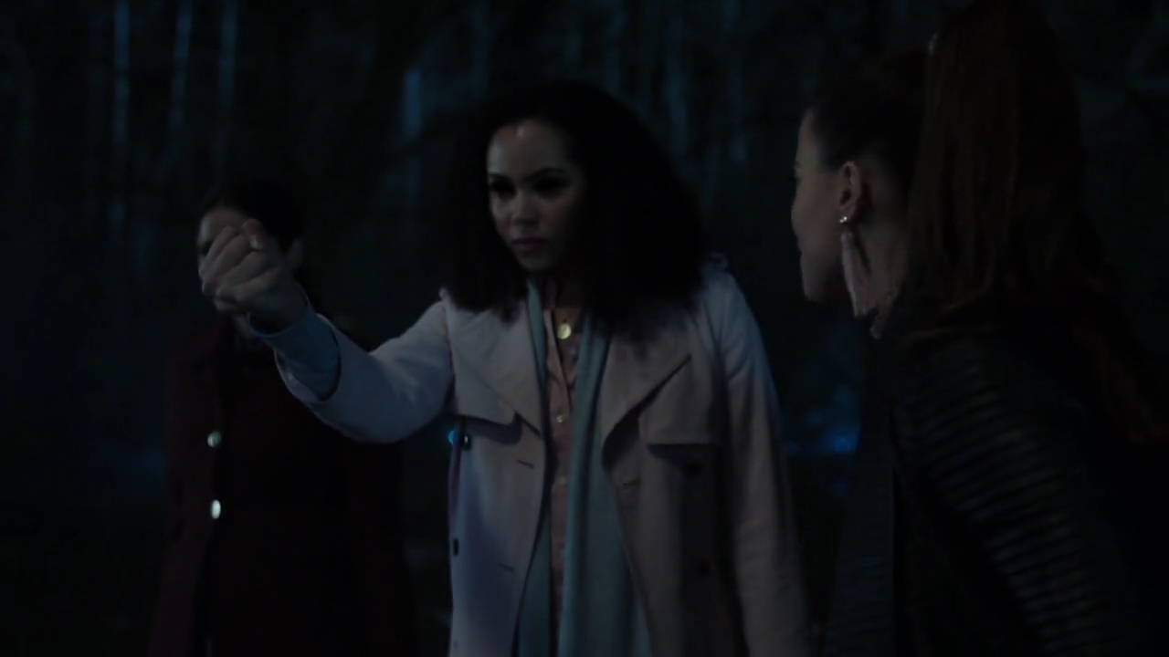 Charmed-Online-dot-nl_Charmed-1x18TheReplacement01656.jpg