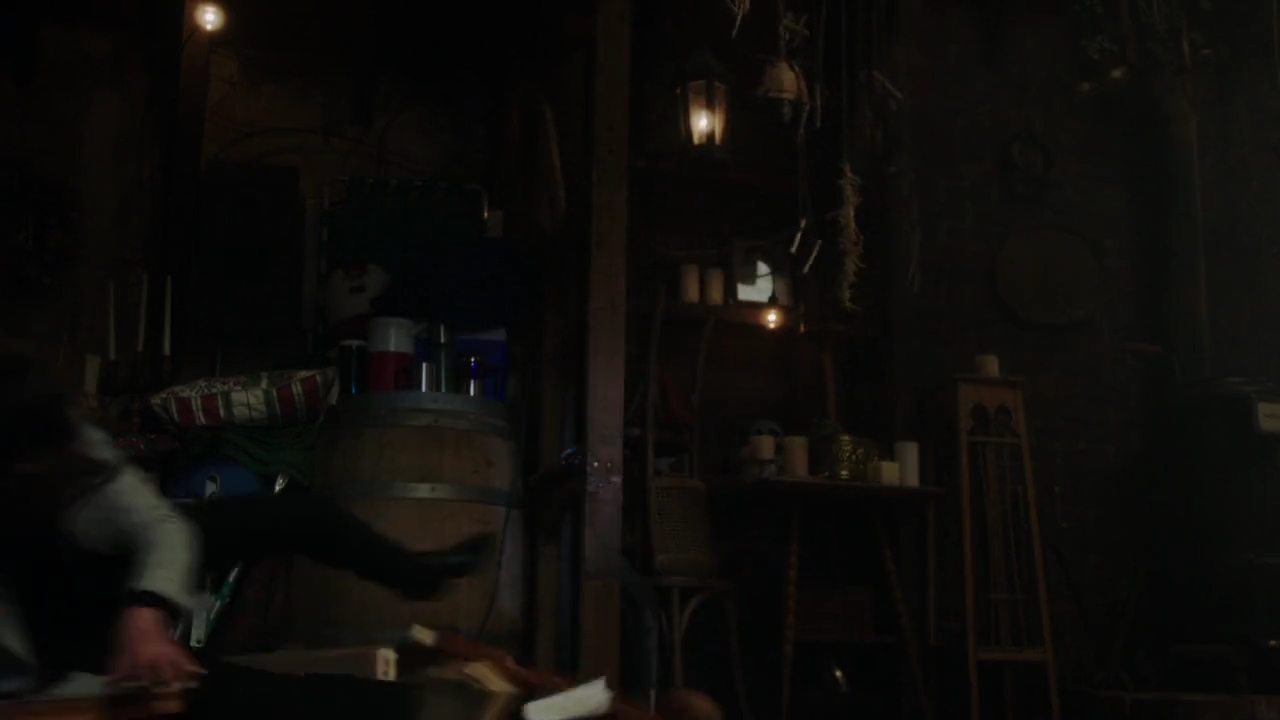 Charmed-Online-dot-nl_Charmed-1x18TheReplacement01786.jpg