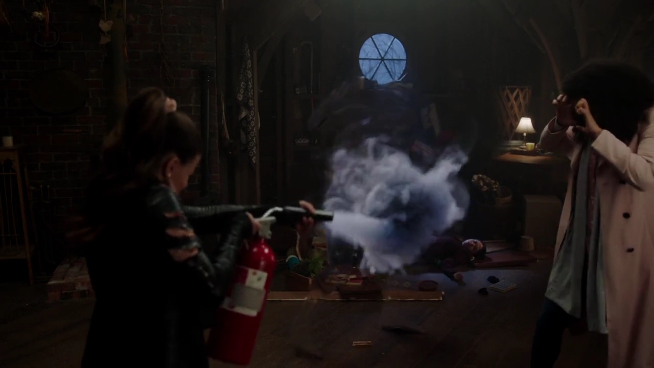Charmed-Online-dot-nl_Charmed-1x18TheReplacement01823.jpg
