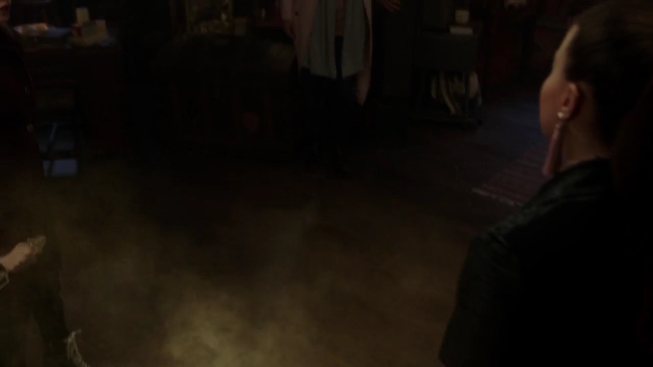 Charmed-Online-dot-nl_Charmed-1x18TheReplacement01838.jpg
