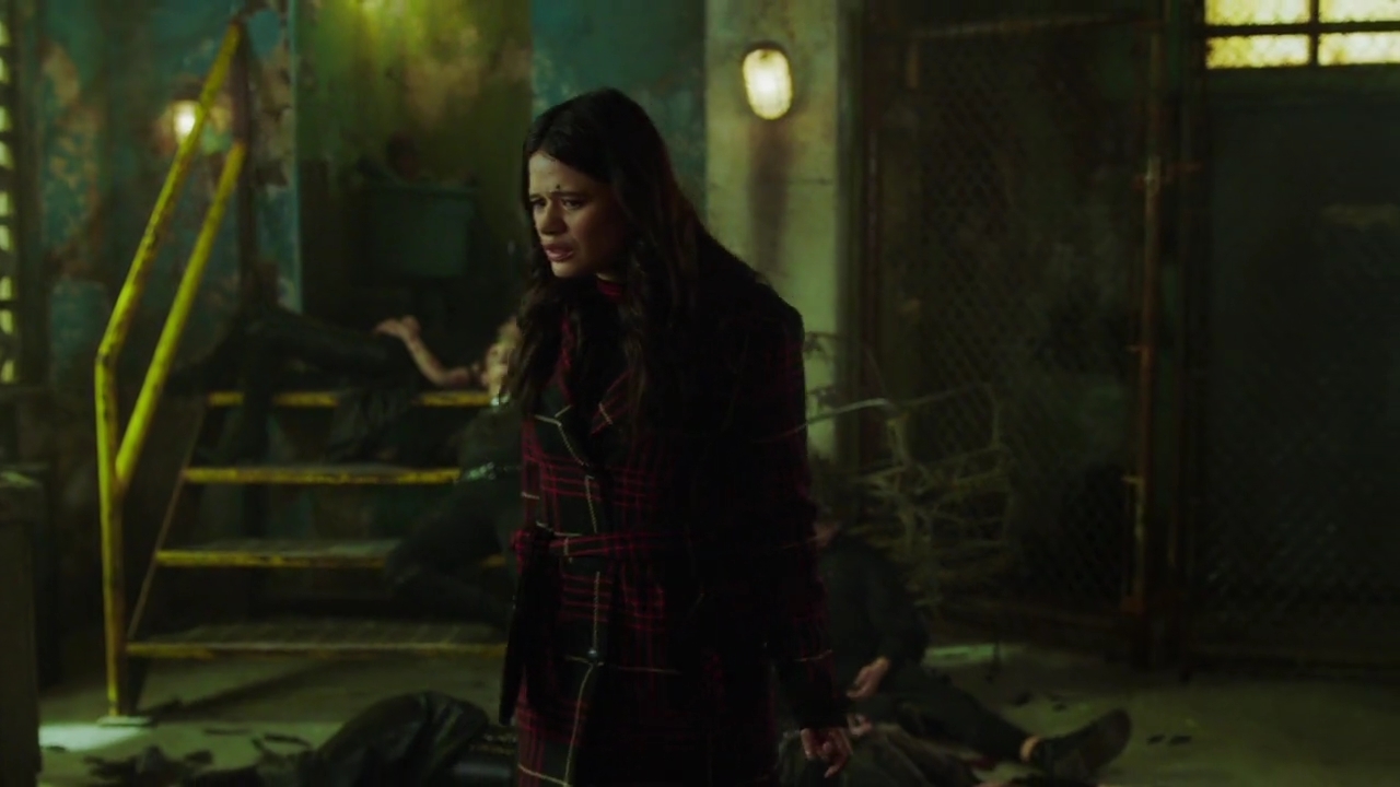 Charmed-Online-dot-nl_Charmed-1x18TheReplacement02261.jpg