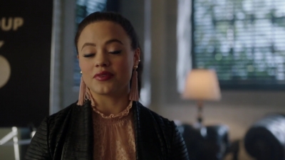 Charmed-Online-dot-nl_Charmed-1x18TheReplacement01182.jpg