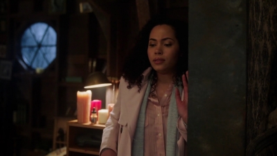 Charmed-Online-dot-nl_Charmed-1x18TheReplacement01835.jpg