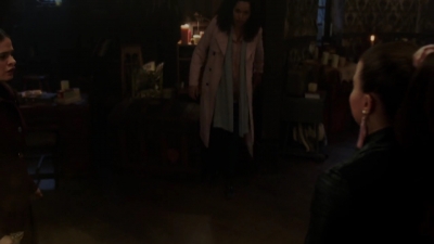 Charmed-Online-dot-nl_Charmed-1x18TheReplacement01839.jpg