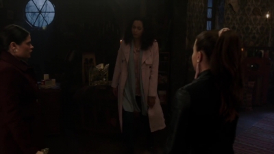 Charmed-Online-dot-nl_Charmed-1x18TheReplacement01840.jpg