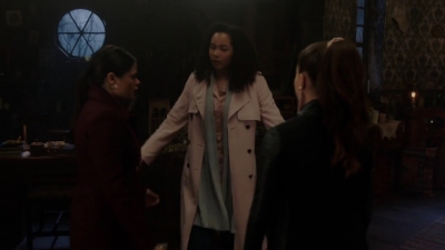 Charmed-Online-dot-nl_Charmed-1x18TheReplacement01841.jpg