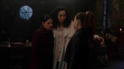 Charmed-Online-dot-nl_Charmed-1x18TheReplacement01842.jpg