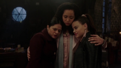 Charmed-Online-dot-nl_Charmed-1x18TheReplacement01845.jpg