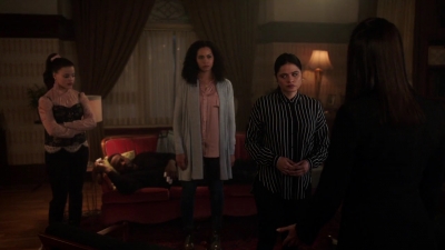 Charmed-Online-dot-nl_Charmed-1x18TheReplacement01864.jpg