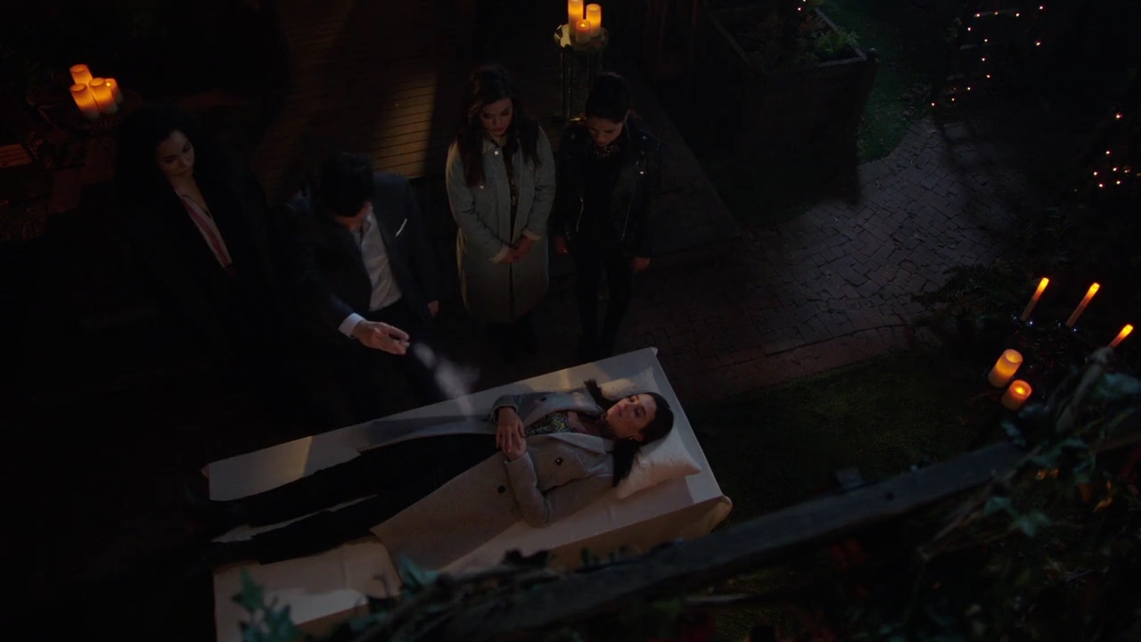 Charmed-Online-dot-nl_Charmed-1x19PowerOfFour01739.jpg