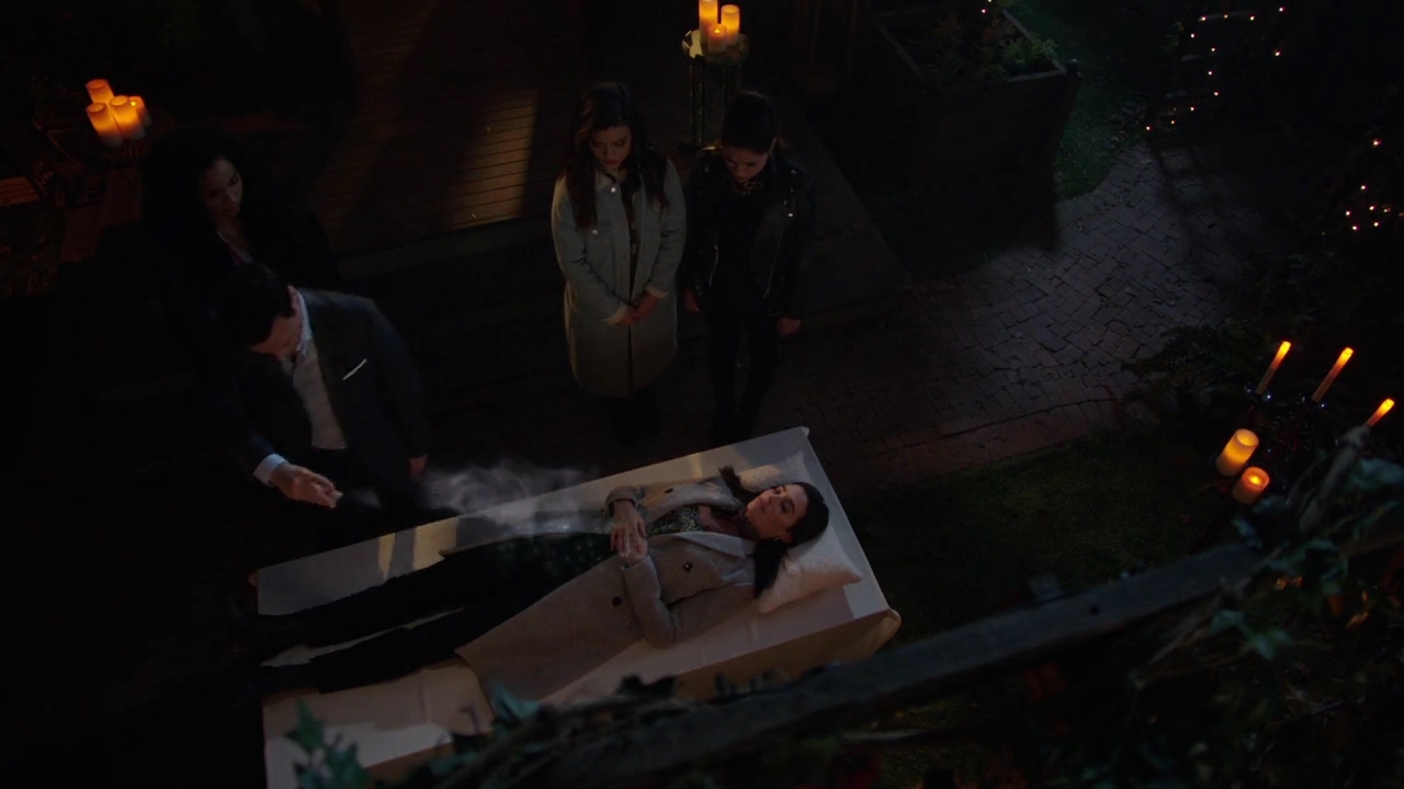 Charmed-Online-dot-nl_Charmed-1x19PowerOfFour01740.jpg