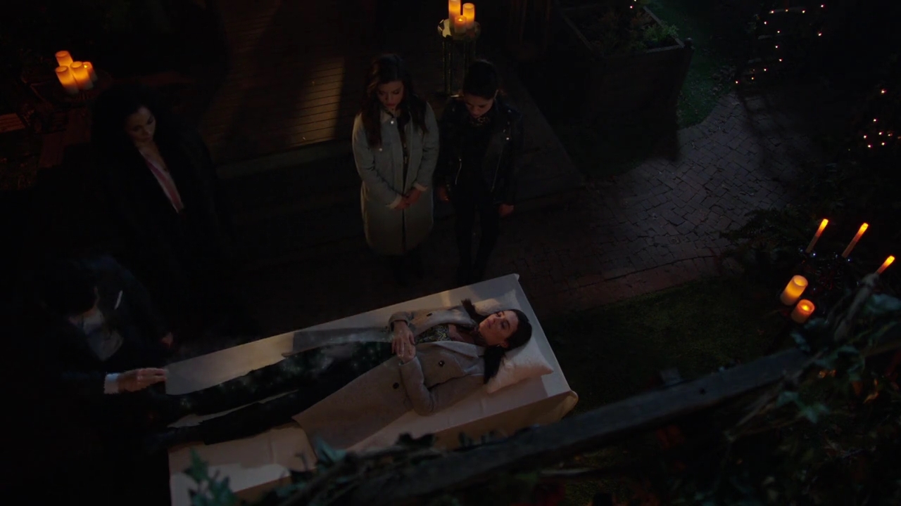 Charmed-Online-dot-nl_Charmed-1x19PowerOfFour01741.jpg