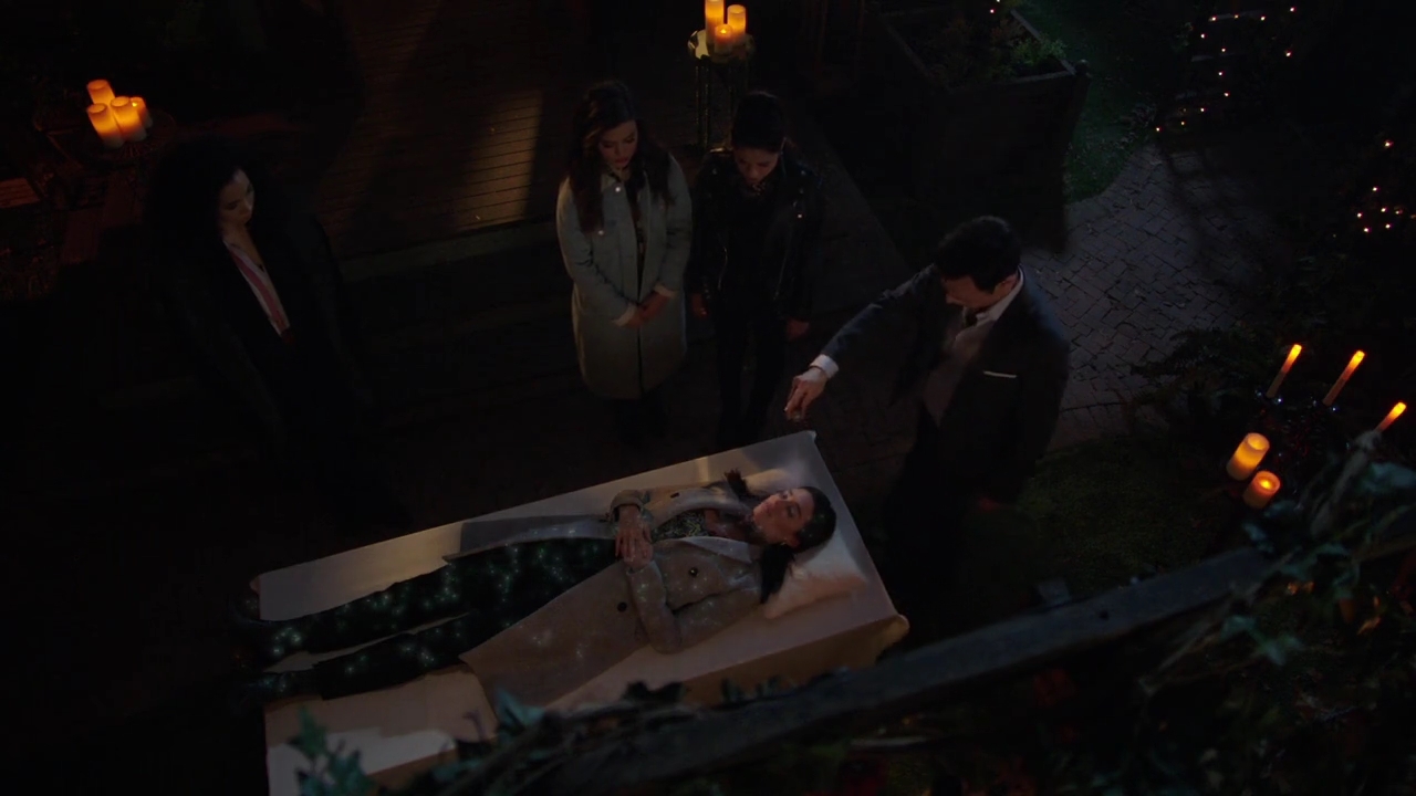 Charmed-Online-dot-nl_Charmed-1x19PowerOfFour01746.jpg