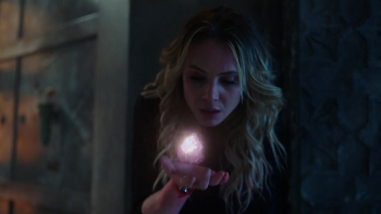 Charmed-Online-dot-nl_Charmed-1x20Ambush00702.jpg
