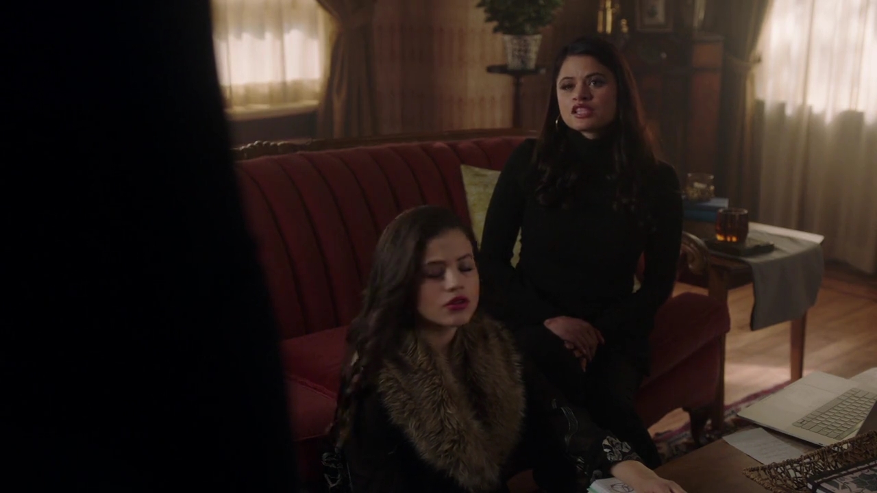 Charmed-Online-dot-nl_Charmed-1x20Ambush01000.jpg