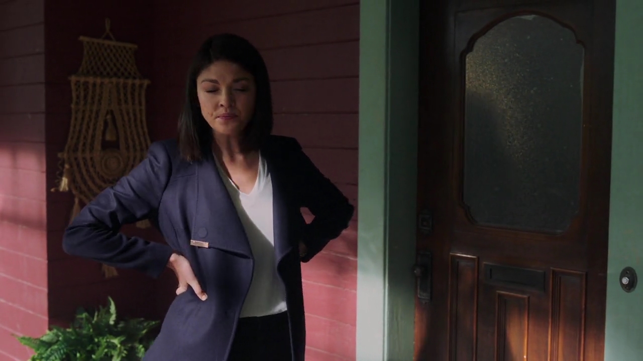 Charmed-Online-dot-nl_Charmed-1x20Ambush01027.jpg