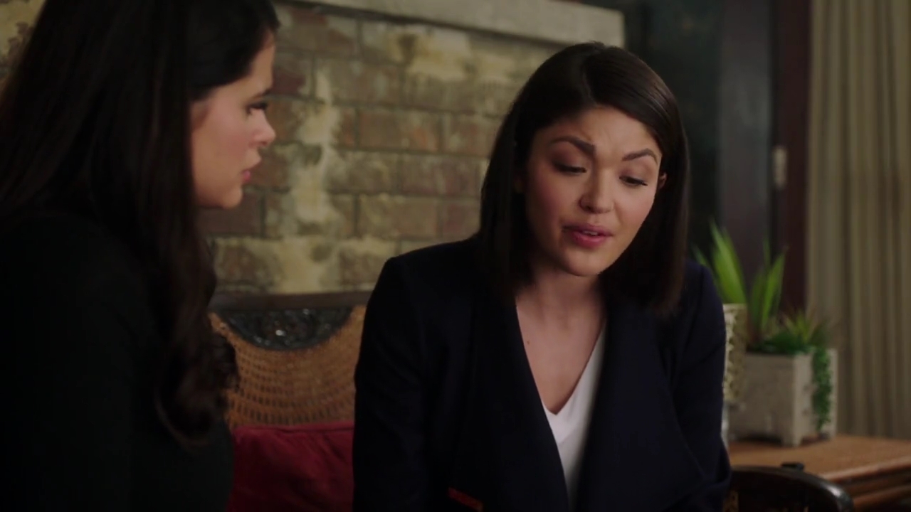Charmed-Online-dot-nl_Charmed-1x20Ambush01098.jpg