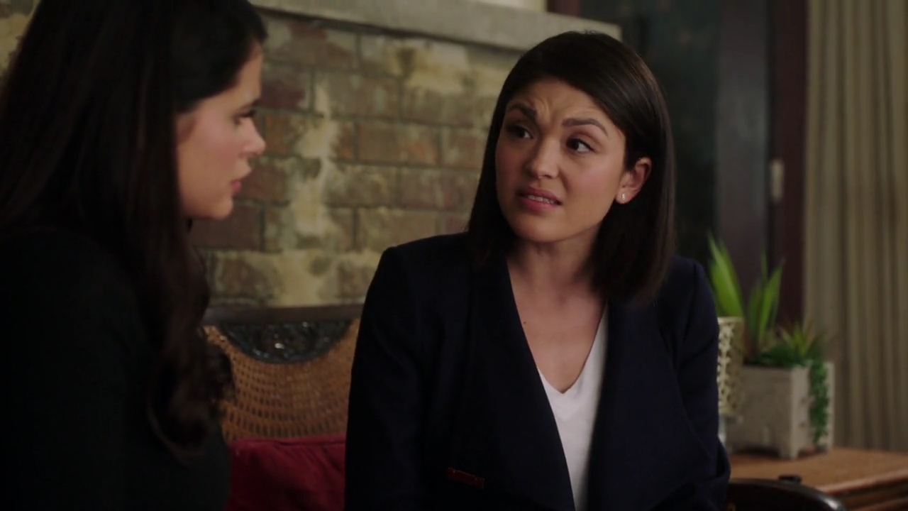 Charmed-Online-dot-nl_Charmed-1x20Ambush01101.jpg