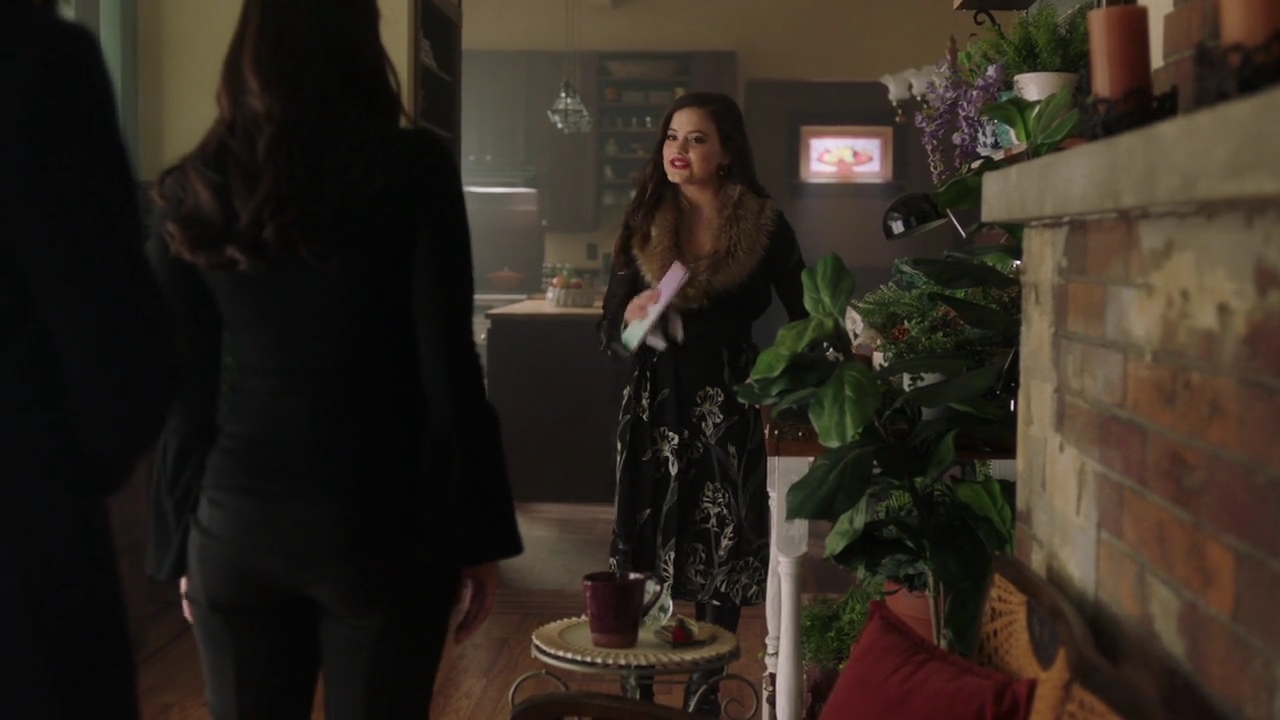 Charmed-Online-dot-nl_Charmed-1x20Ambush01151.jpg