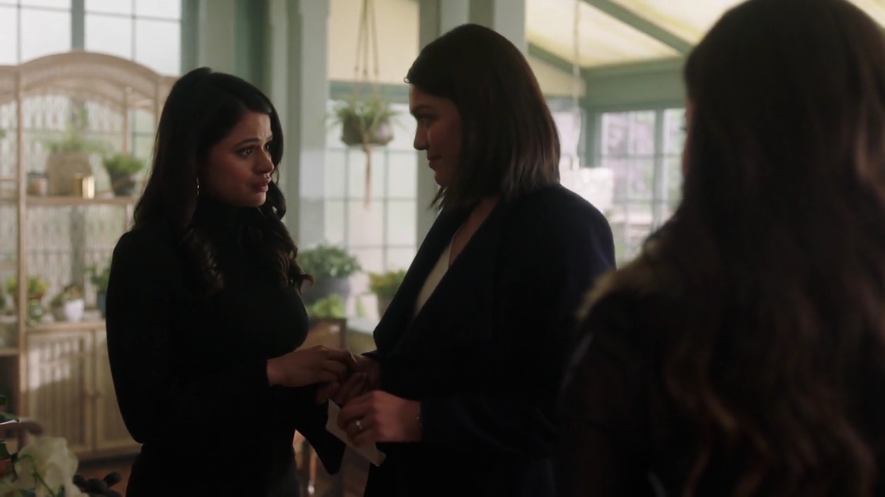 Charmed-Online-dot-nl_Charmed-1x20Ambush01186.jpg Charmed-Online-dot-nl_Charmed-1x20Ambush01186.jpg