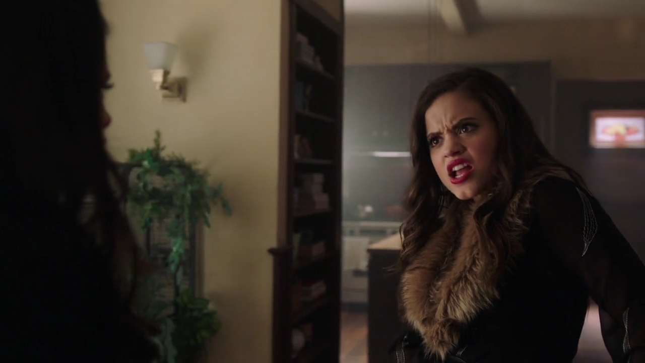 Charmed-Online-dot-nl_Charmed-1x20Ambush01192.jpg