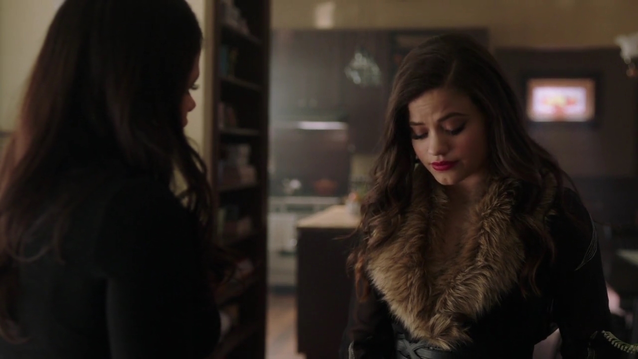 Charmed-Online-dot-nl_Charmed-1x20Ambush01203.jpg