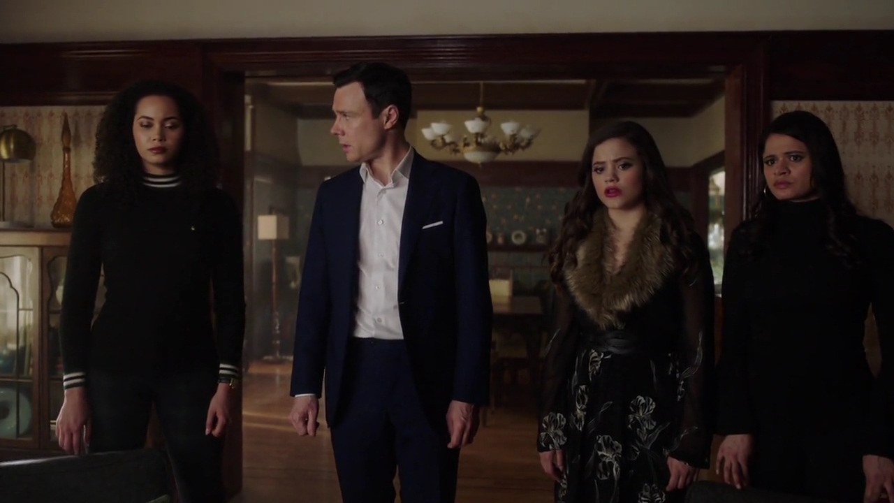 Charmed-Online-dot-nl_Charmed-1x20Ambush01268.jpg Charmed-Online-dot-nl_Charmed-1x20Ambush01268.jpg