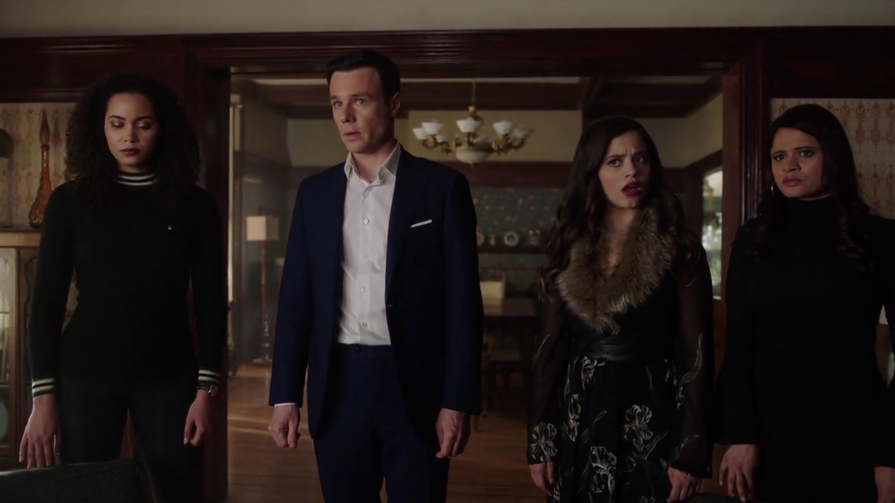 Charmed-Online-dot-nl_Charmed-1x20Ambush01270.jpg