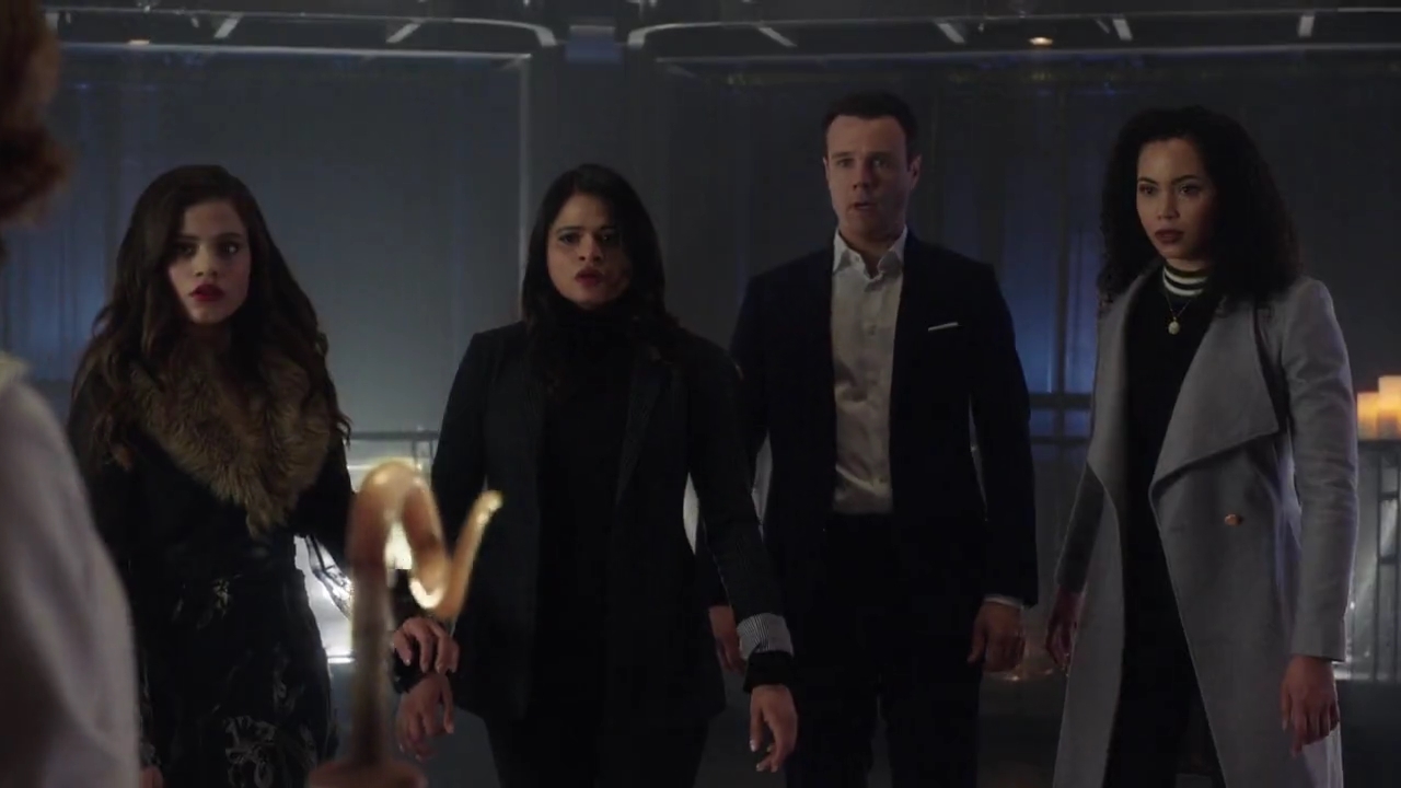 Charmed-Online-dot-nl_Charmed-1x20Ambush01320.jpg