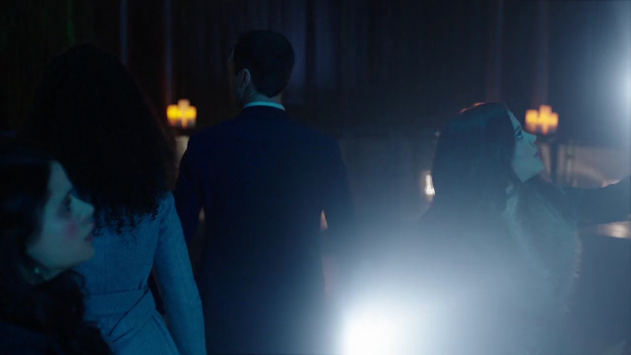 Charmed-Online-dot-nl_Charmed-1x20Ambush01373.jpg