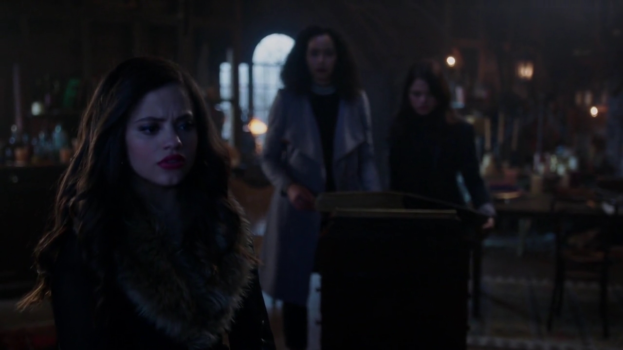 Charmed-Online-dot-nl_Charmed-1x20Ambush01431.jpg
