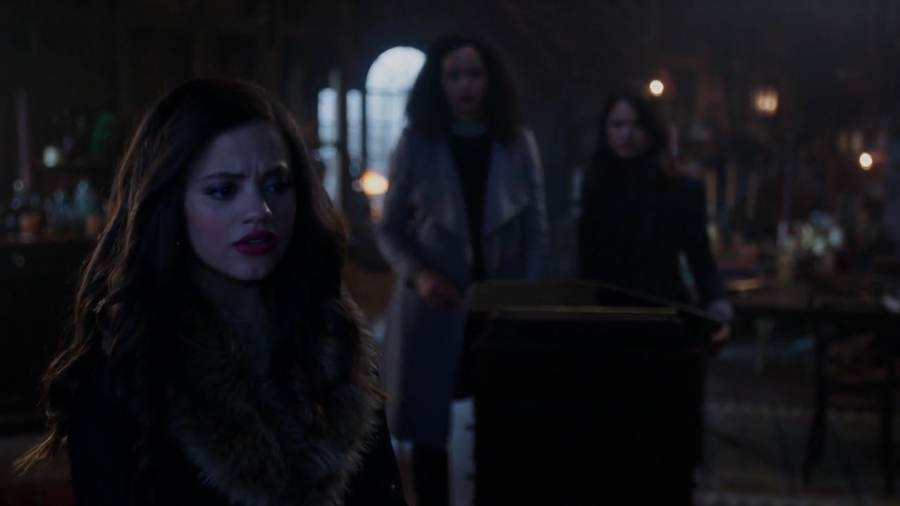 Charmed-Online-dot-nl_Charmed-1x20Ambush01432.jpg