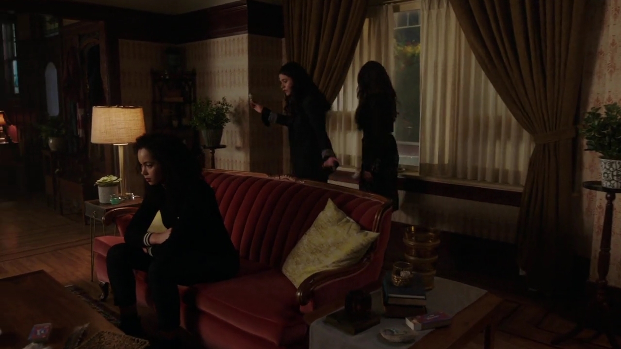 Charmed-Online-dot-nl_Charmed-1x20Ambush01450.jpg Charmed-Online-dot-nl_Charmed-1x20Ambush01450.jpg