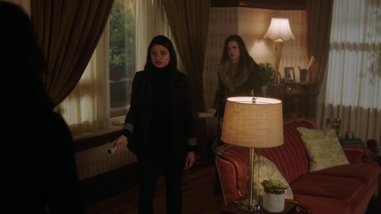 Charmed-Online-dot-nl_Charmed-1x20Ambush01464.jpg