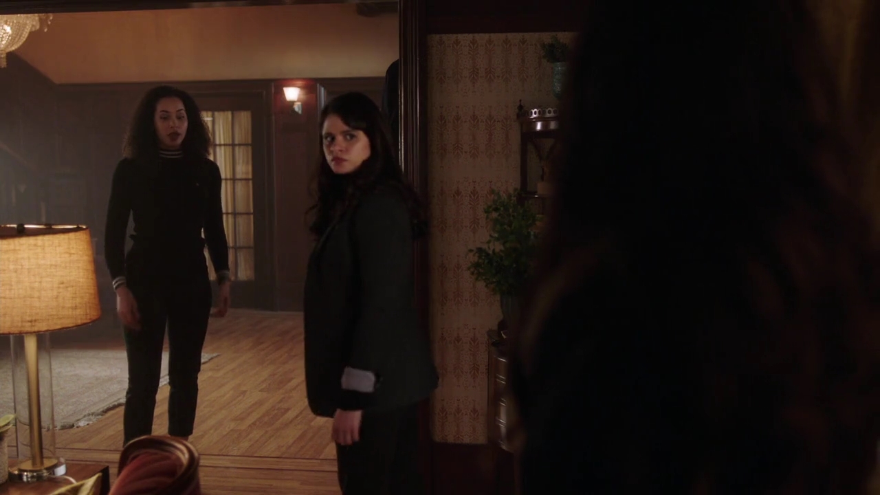 Charmed-Online-dot-nl_Charmed-1x20Ambush01465.jpg