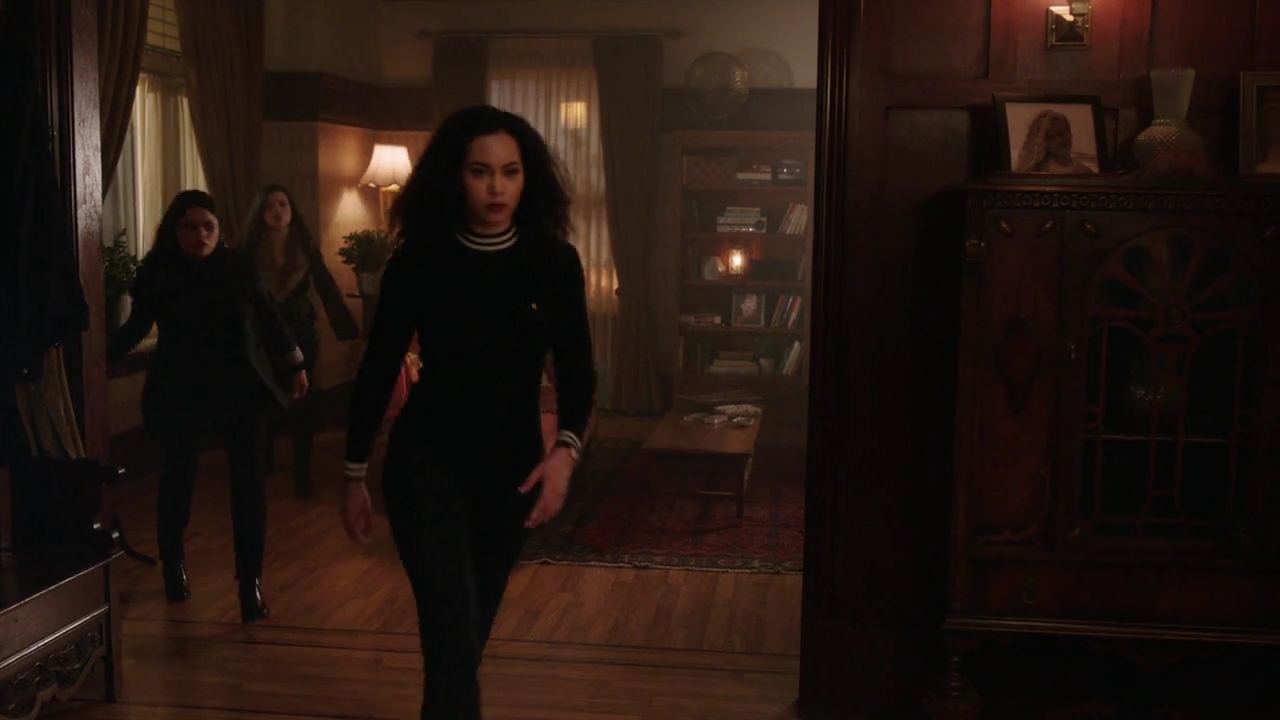 Charmed-Online-dot-nl_Charmed-1x20Ambush01469.jpg