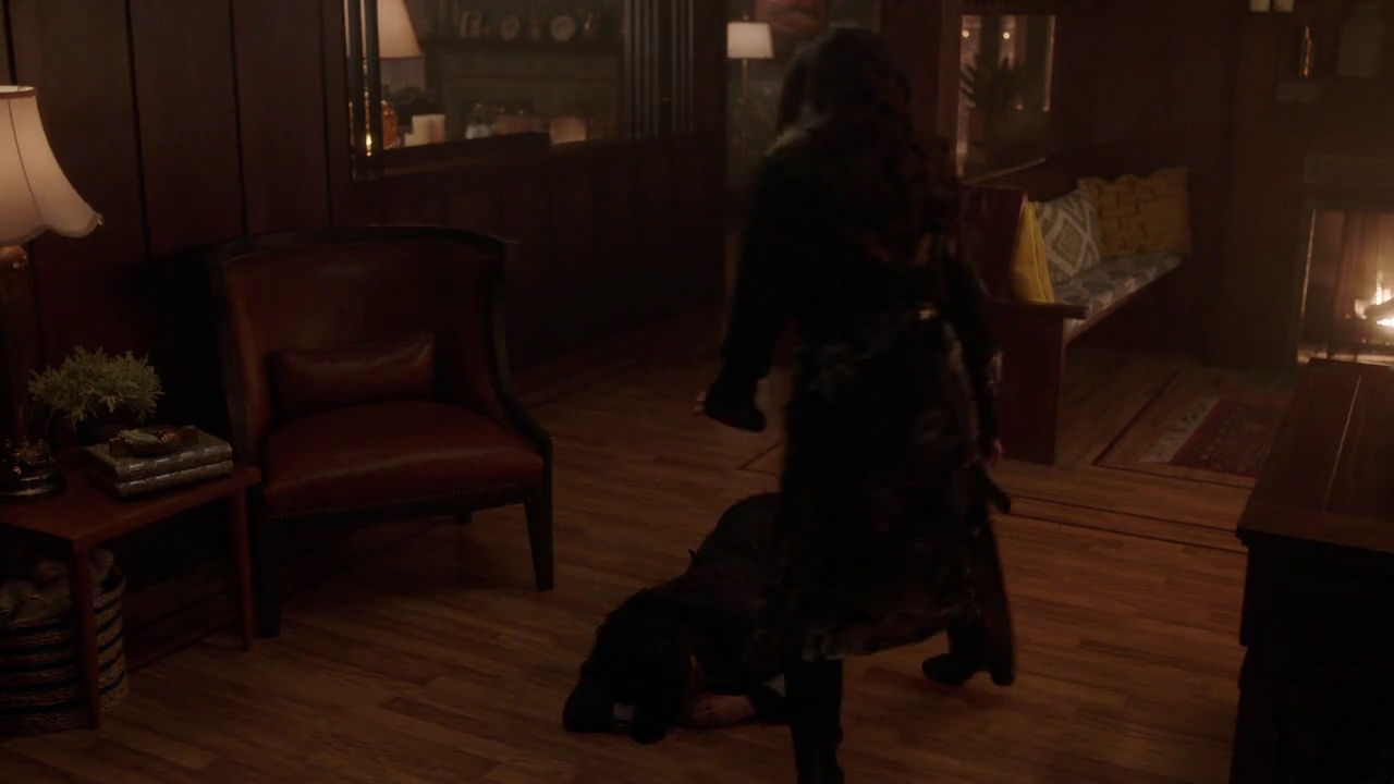 Charmed-Online-dot-nl_Charmed-1x20Ambush01502.jpg