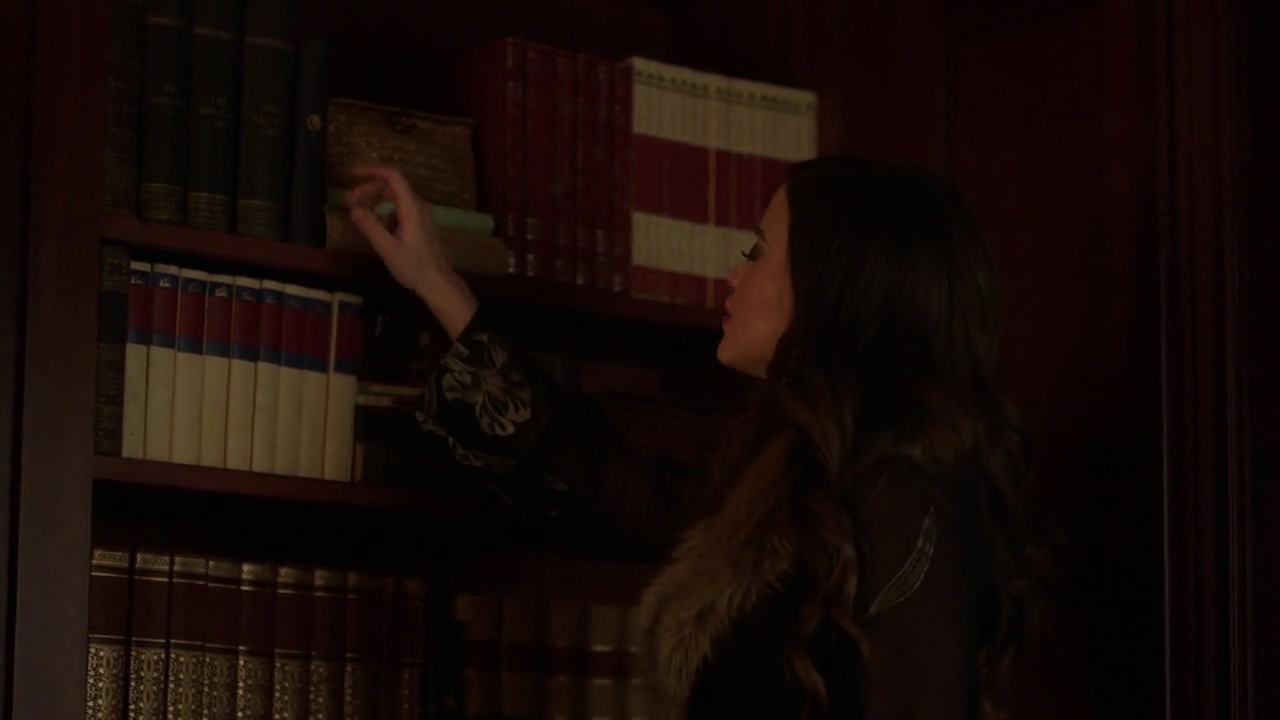 Charmed-Online-dot-nl_Charmed-1x20Ambush01616.jpg